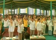 Ribuan Warga Arak Pasangan Hurmin-Gerry Menuju KPU Sarolangun