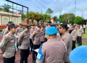 Tingkatkan Kedisiplinan, Wakapolres Sarolangun Cek Sikap Tampang dan Kelengkapan Personel