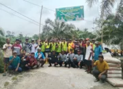 Bupati Sarolangun  Goro Bersama Warga  Perbaiki Jembatan yang Hampir Ambruk di Desa Sungai Merah Kecamatan Pelawan 