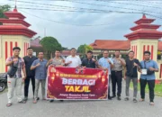 Bulan Ramadhan ,Sat Reskrim Polres SarolangunTurun ke Jalan Bagikan  Takjil Gratis Kepengendara Bermotor 