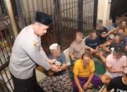 Ramadhan ,,,,Kapolres Sarolangun Kembali Buat Kejutan Buka Bersama Dengan  Tahanan 