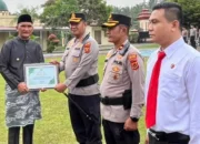 Bupati Sarolangun Langsung Berikan Penghargaan Komitmen Polri Perangi Narkoba di Bumi Sepucuk Adat Serumpun Pseko